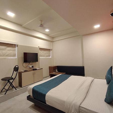 Hotel Avadh Palace, Subhash Bridge, Rto Circle, Ahmadabad Zewnętrze zdjęcie