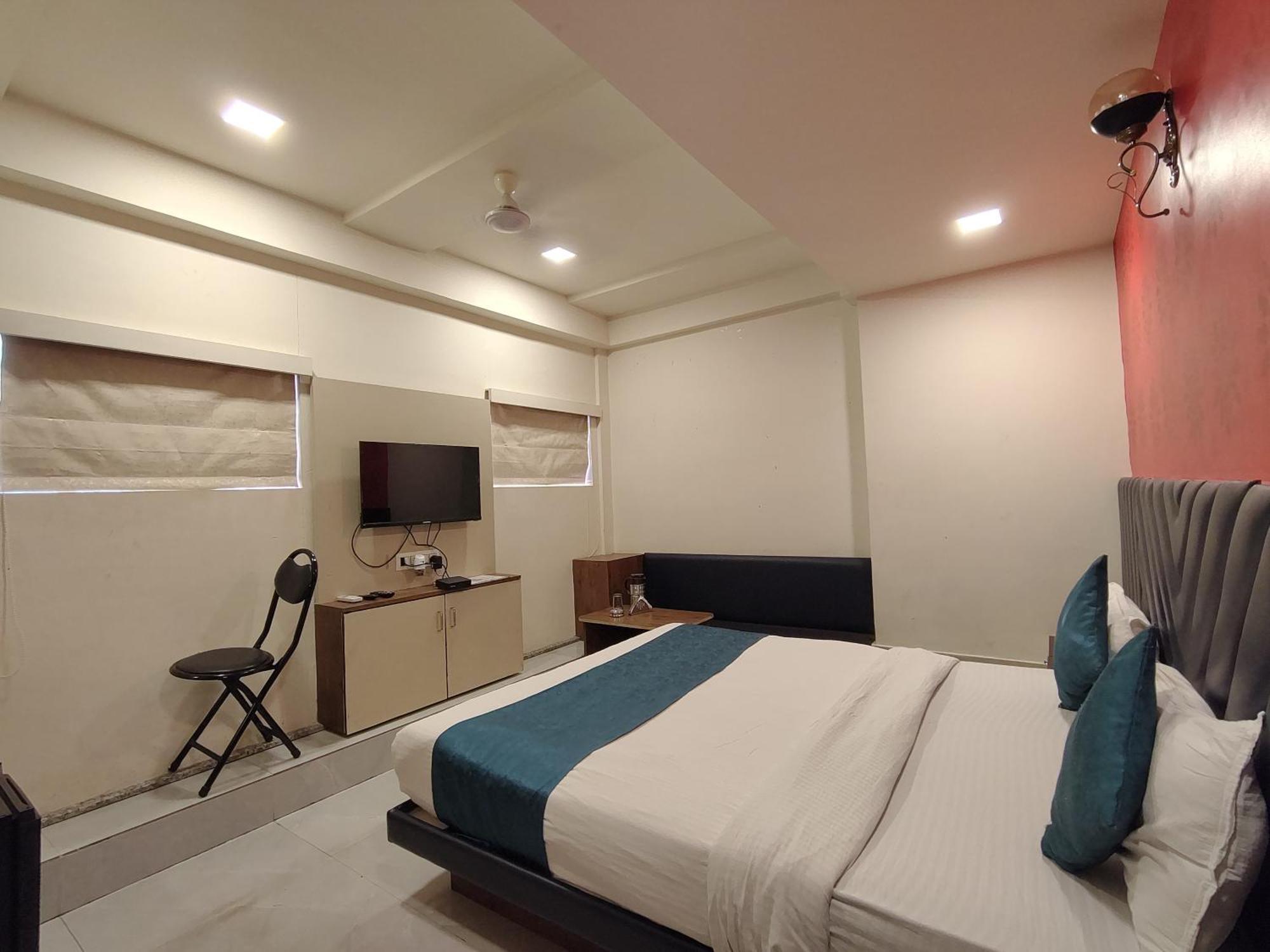 Hotel Avadh Palace, Subhash Bridge, Rto Circle, Ahmadabad Zewnętrze zdjęcie