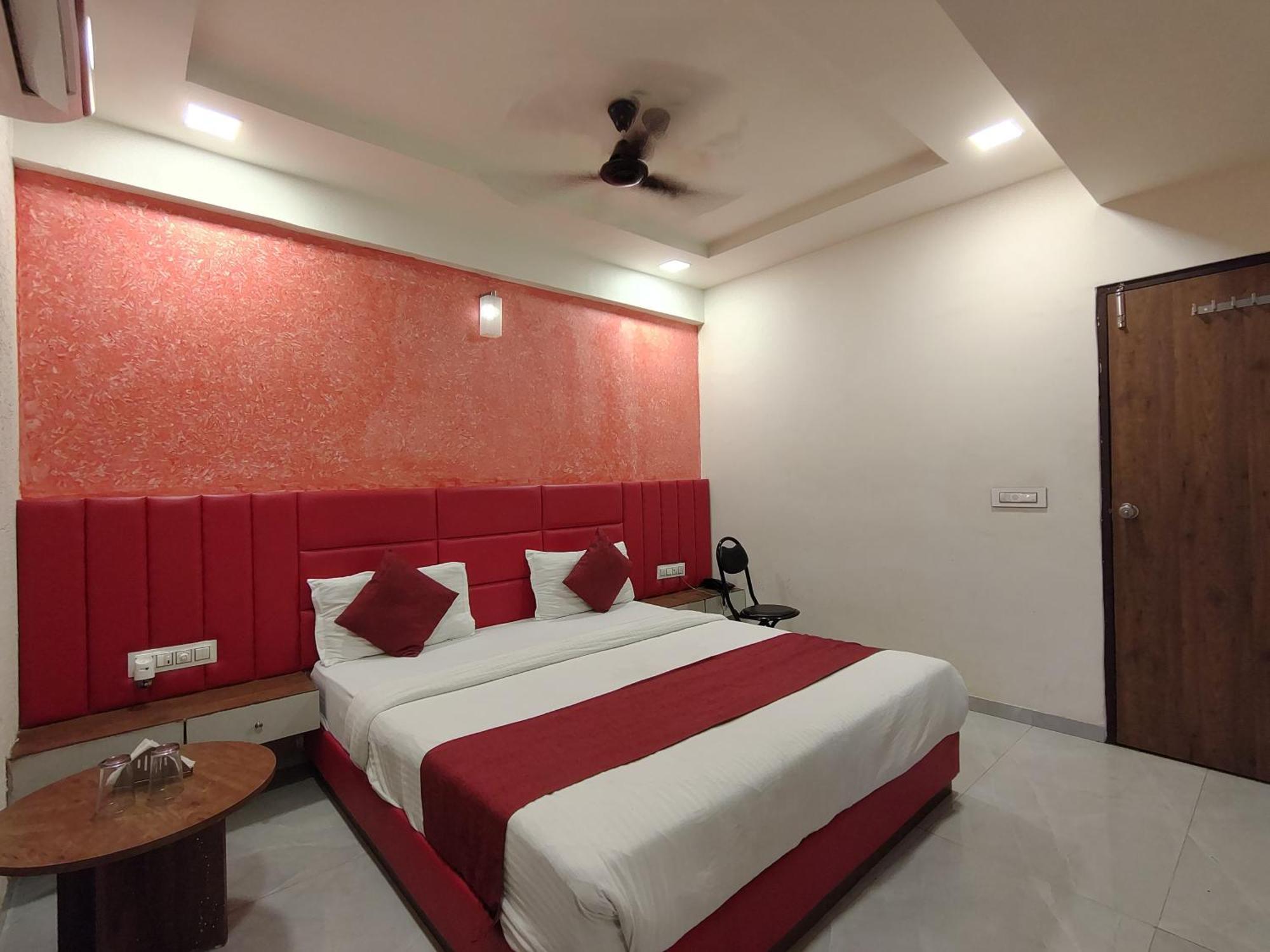 Hotel Avadh Palace, Subhash Bridge, Rto Circle, Ahmadabad Zewnętrze zdjęcie