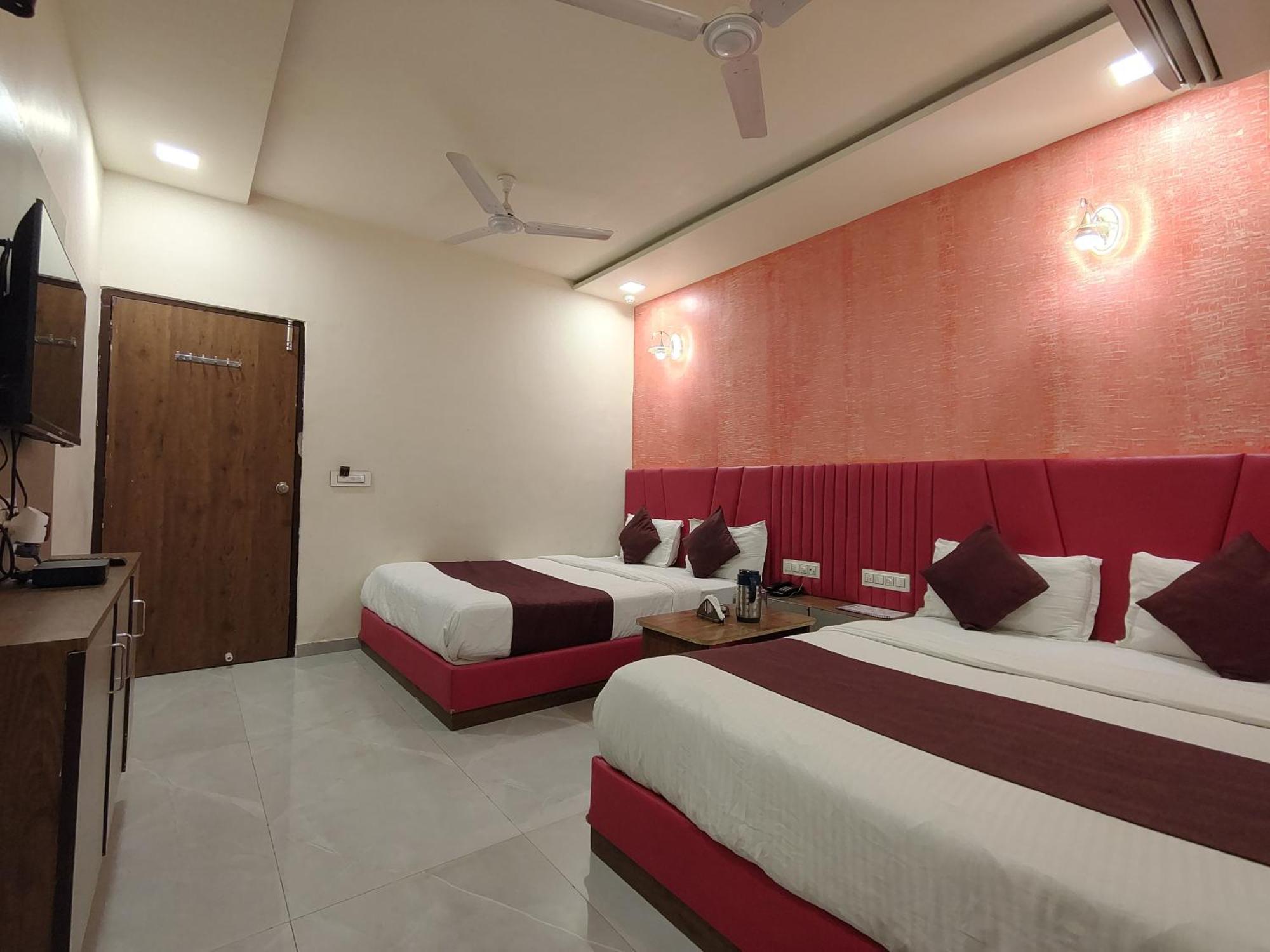 Hotel Avadh Palace, Subhash Bridge, Rto Circle, Ahmadabad Zewnętrze zdjęcie
