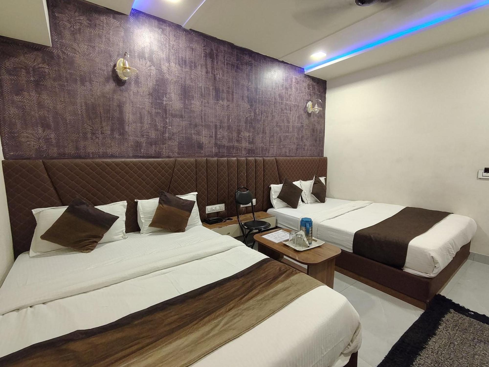 Hotel Avadh Palace, Subhash Bridge, Rto Circle, Ahmadabad Zewnętrze zdjęcie